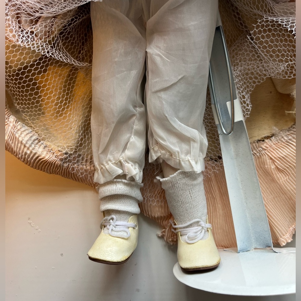 Vintage Porcelain Doll and stand - Picture 6 of 6